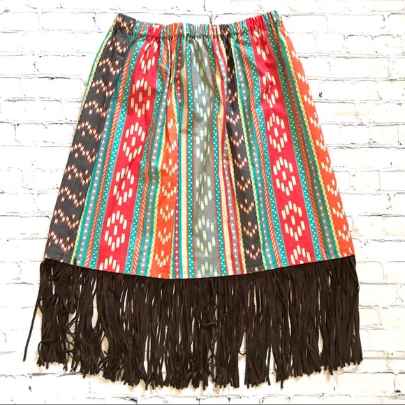 Buffalo Grounds Patterned Fringe Skirt NWT Size S - Picture 2 of 3